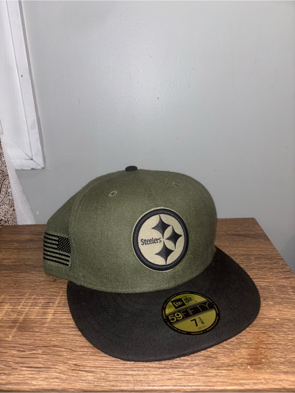 Men's Two-Tone Fitted Cap - Olive/Black